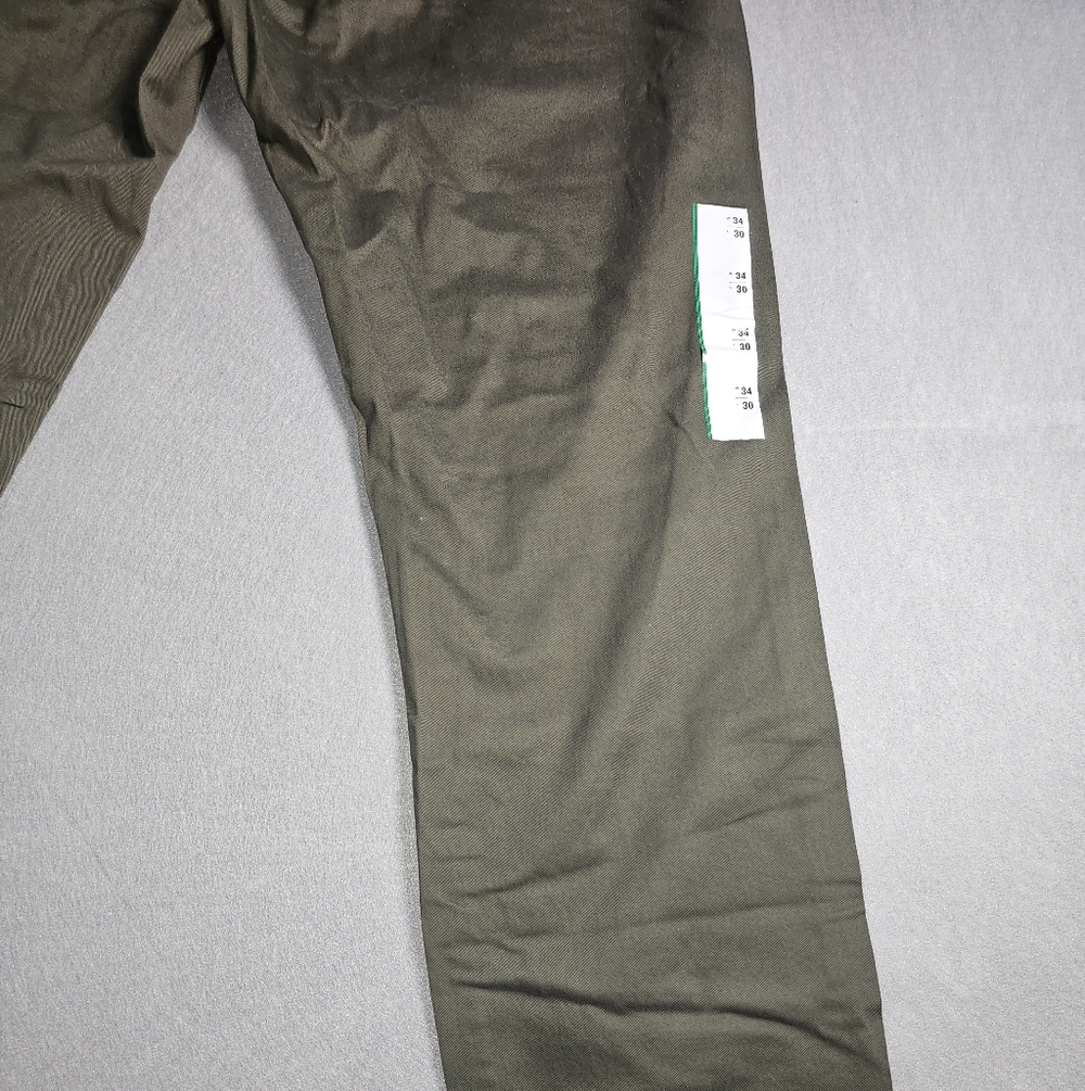 Goodfellow & Co Men's Khaki Chinos in Olive - Picture 11 of 11